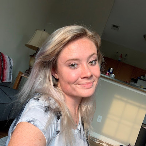 Meet your Posher, Sarah - Picture 1 of 1